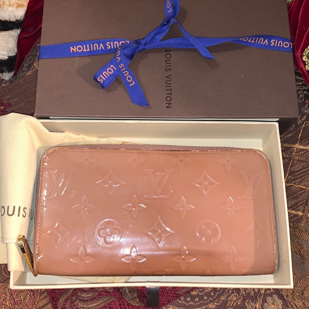 Louis Vuitton Tan Wallet Luxurious Monogram Design